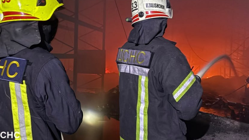 Fire breaks out in Kyiv after drone debris falls, mayor says