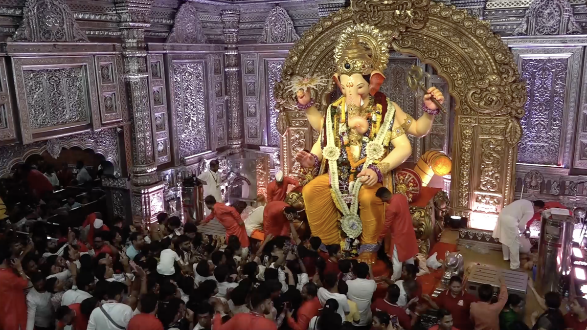 Devotees offer prayers at Mumbai’s Lalbaugcha Raja pandal on sixth day of Ganesh Chaturthi