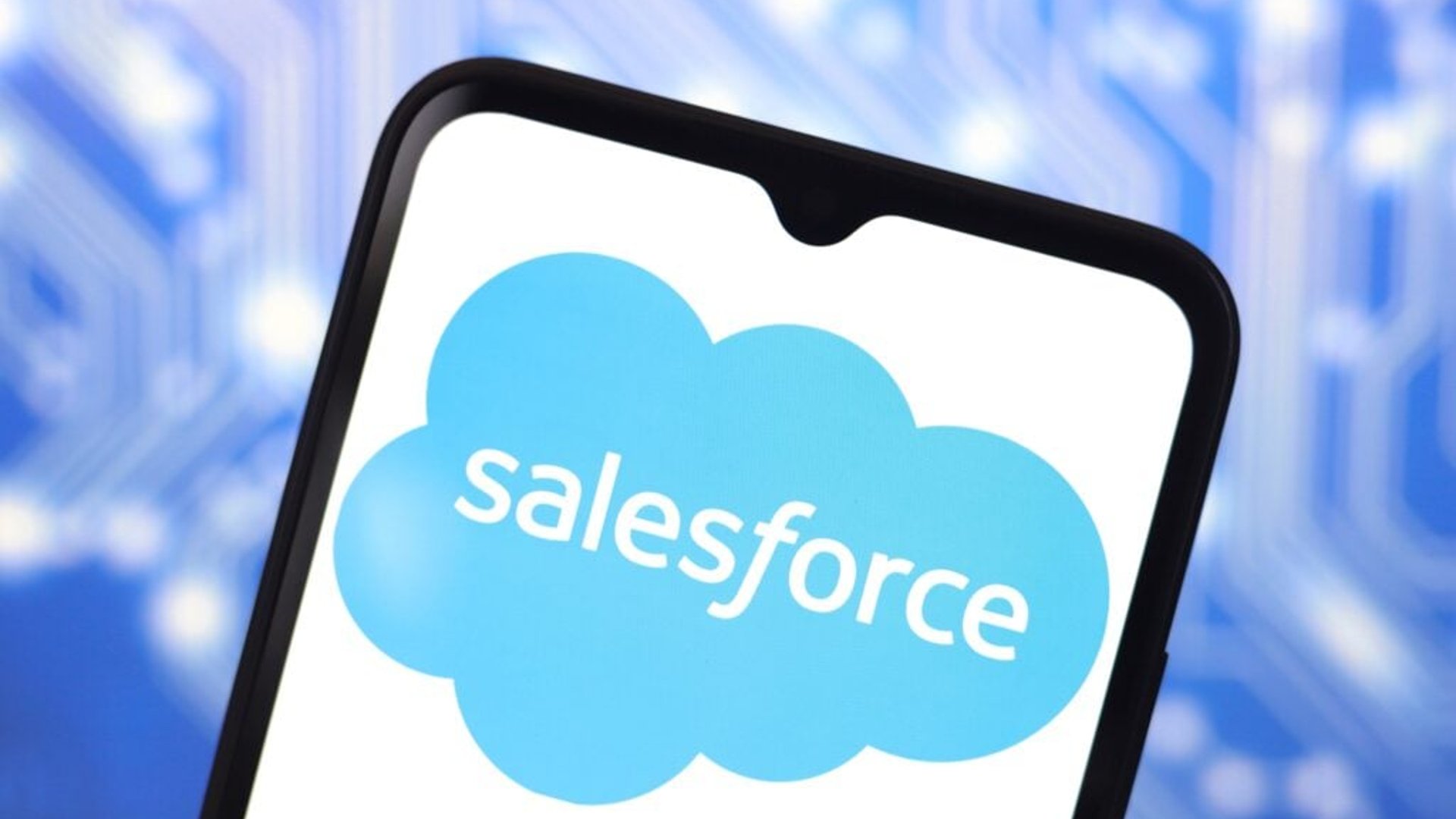 Agentforce Triggers Renewal Surge, Sparking Salesforce AI Boom: Analyst