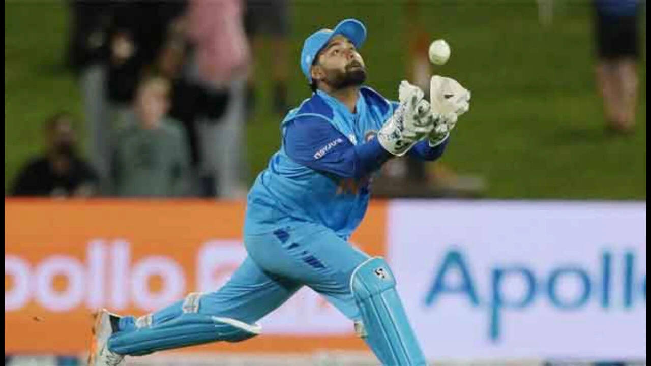 'Selection committee has made up its mind': Ex-India cricketer on Rishabh Pant