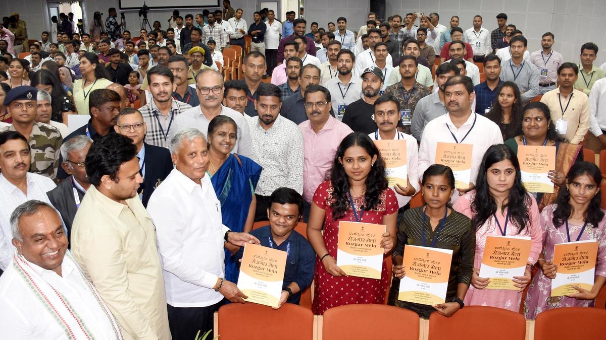 1,000 appointment letters distributed at Rozgar Mela in the country: V. Somanna