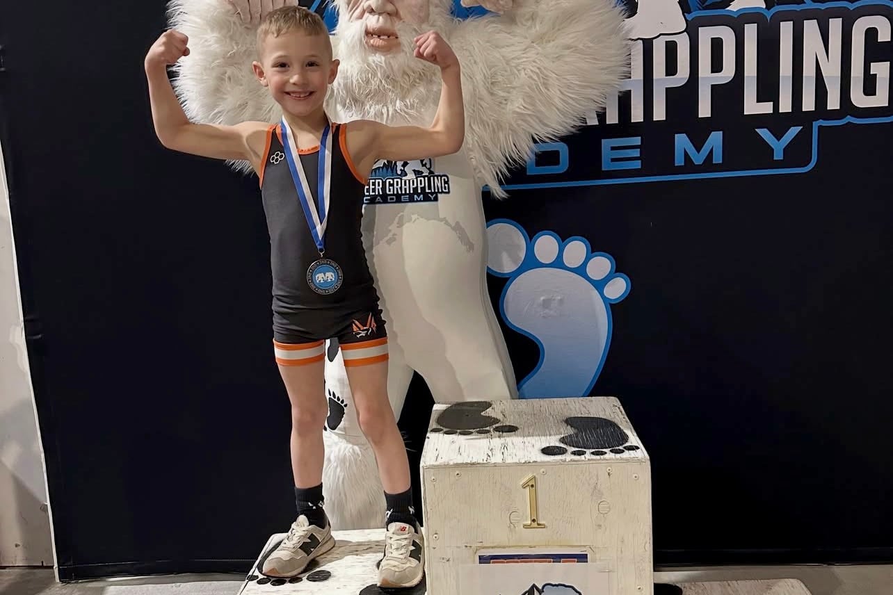 Alaska sports notebook: Youth wrestler advances to group finals in National Athlete of the Year competition, UAA volleyball suffers first conference loss