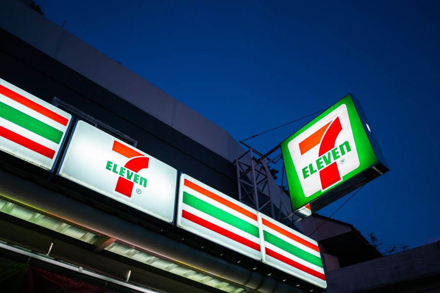 Man found with stab wound outside of Bonsall 7-Eleven