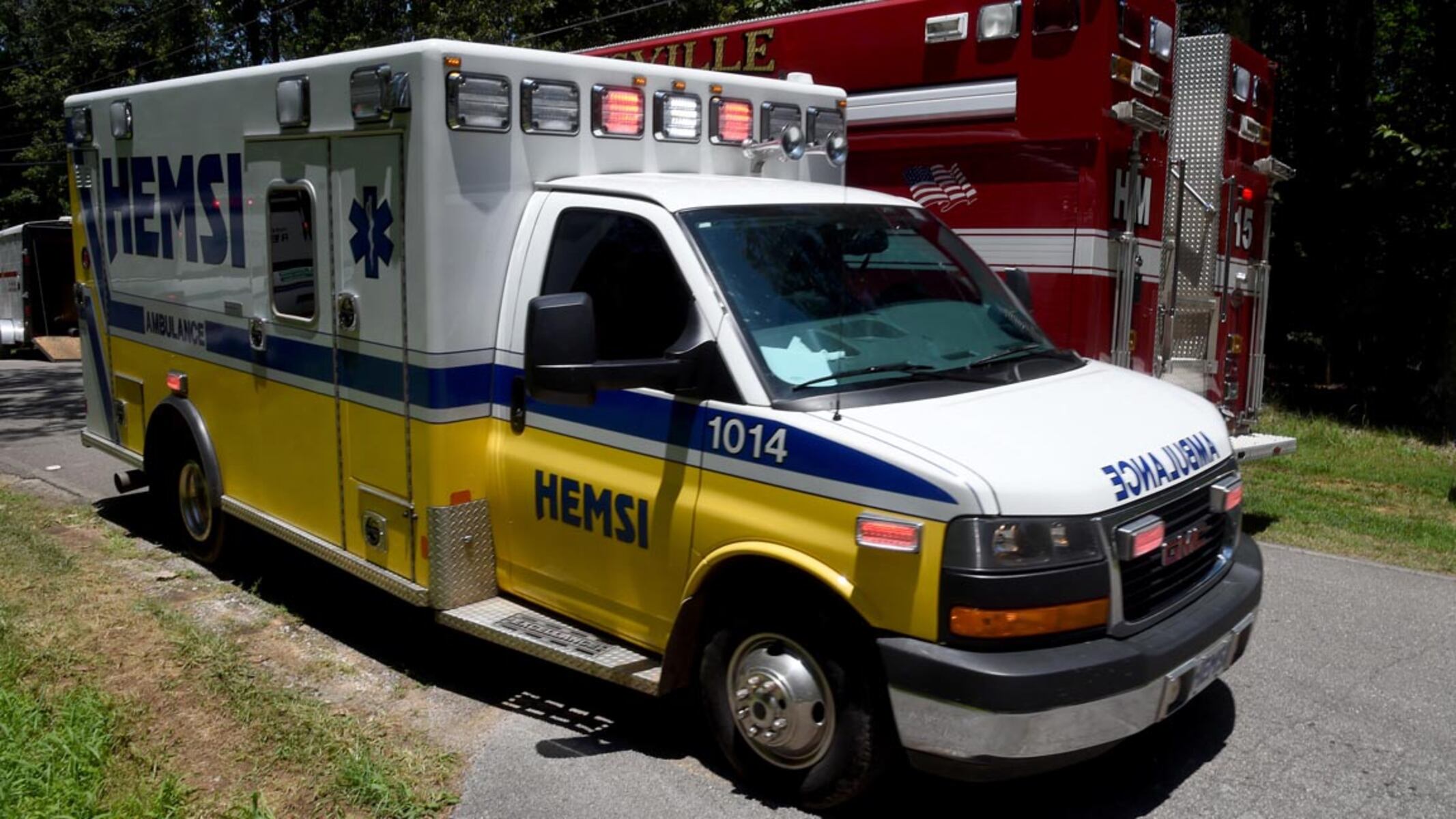 Pedestrian dies after being struck by vehicle in Huntsville