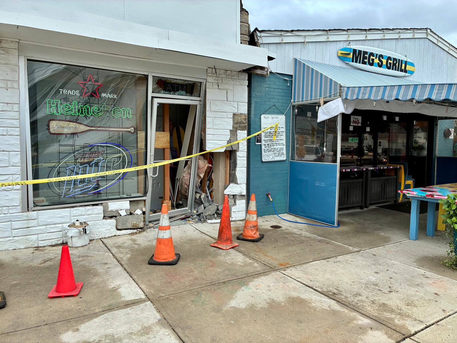 6 injured after car plows into Jersey Shore restaurant, officials say