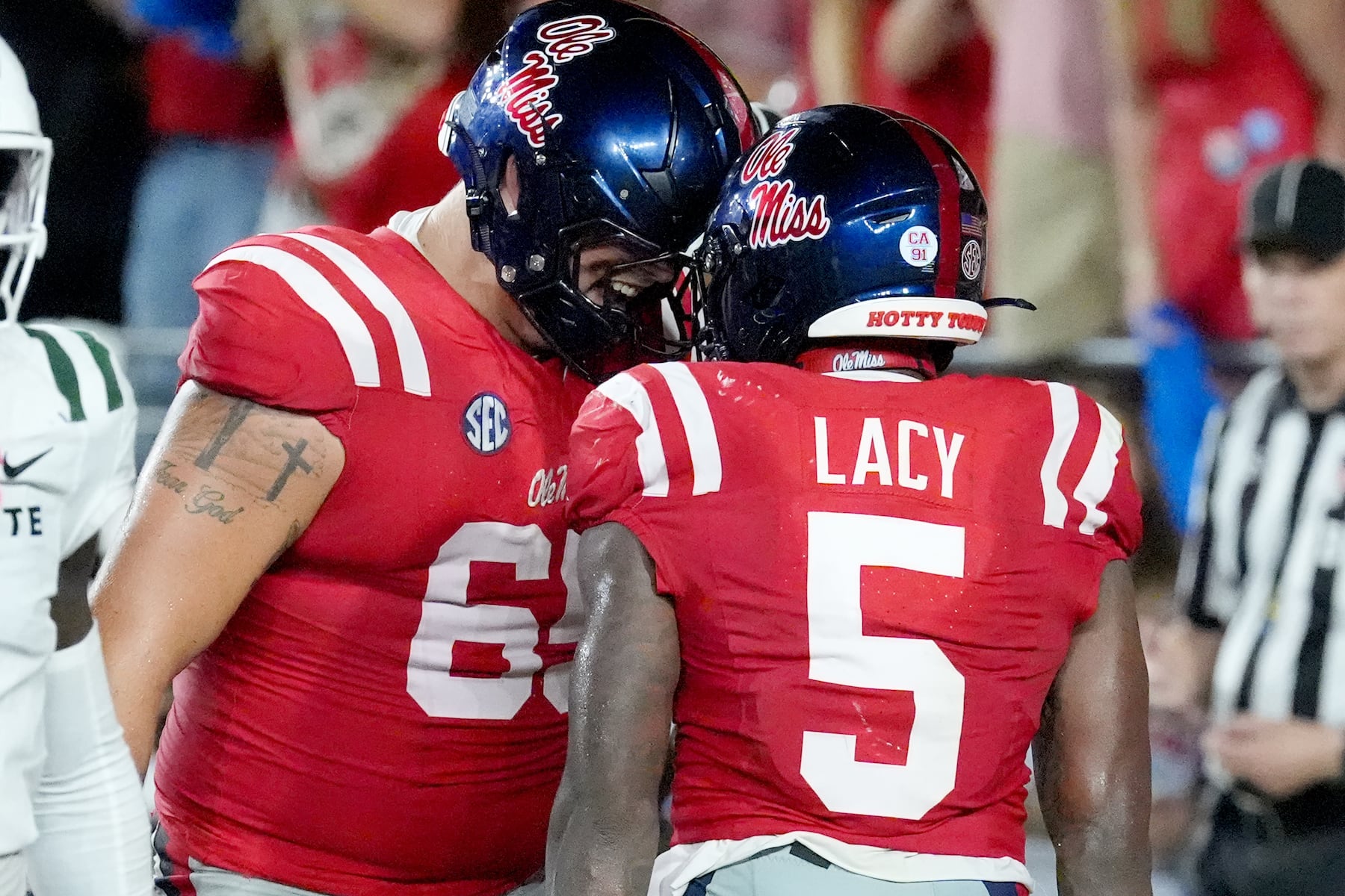 The most intriguing college football props on Underdog tonight