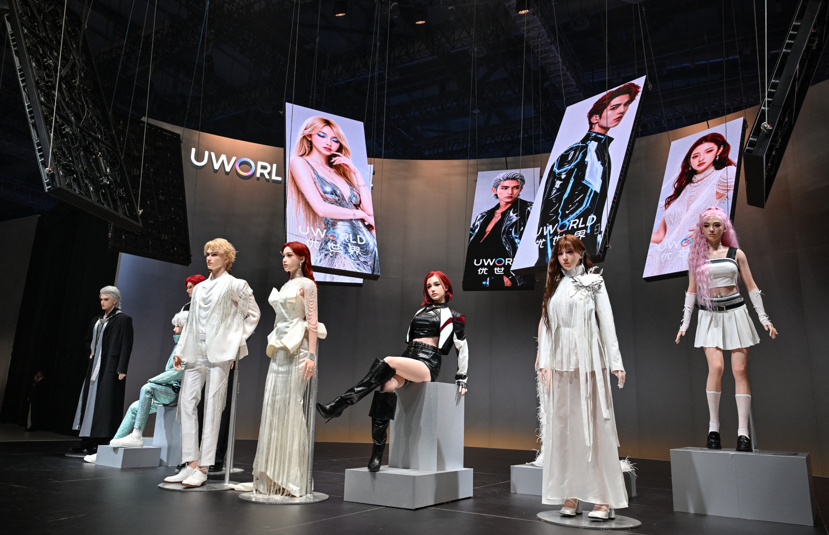 China Humanoid Factory Hits 10-Minute Production Pace as US Bans New Robot Imports