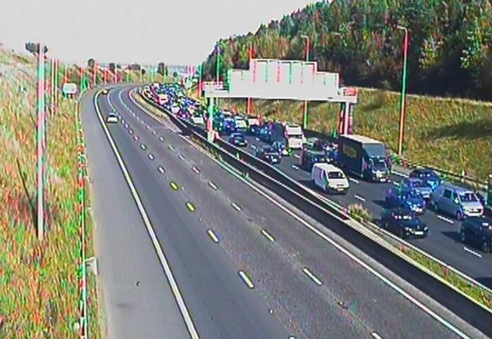 M62 closed in BOTH directions over ‘concern for safety’ as drivers urged ‘avoid the area’
