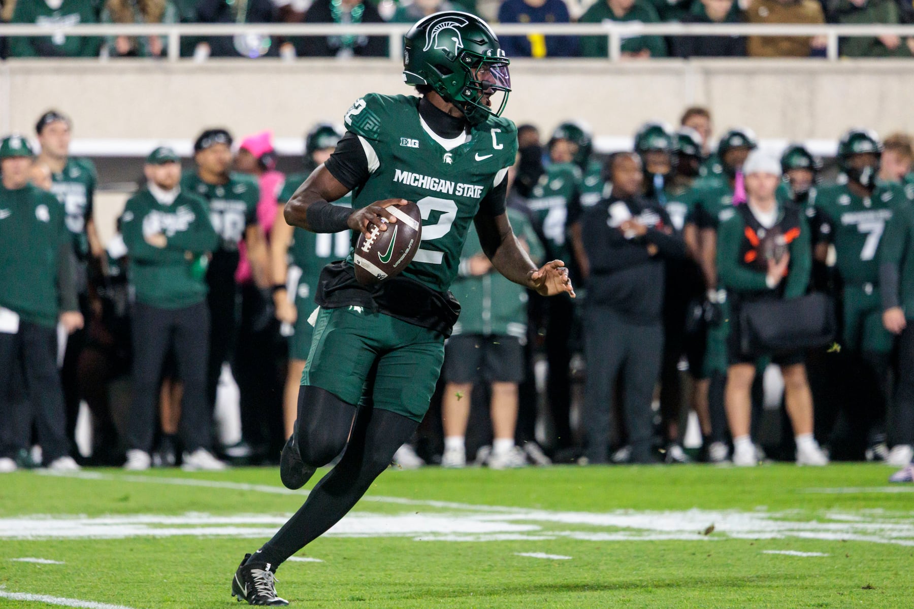 Ex-Michigan State QB goes off for 5 TDs in lopsided win