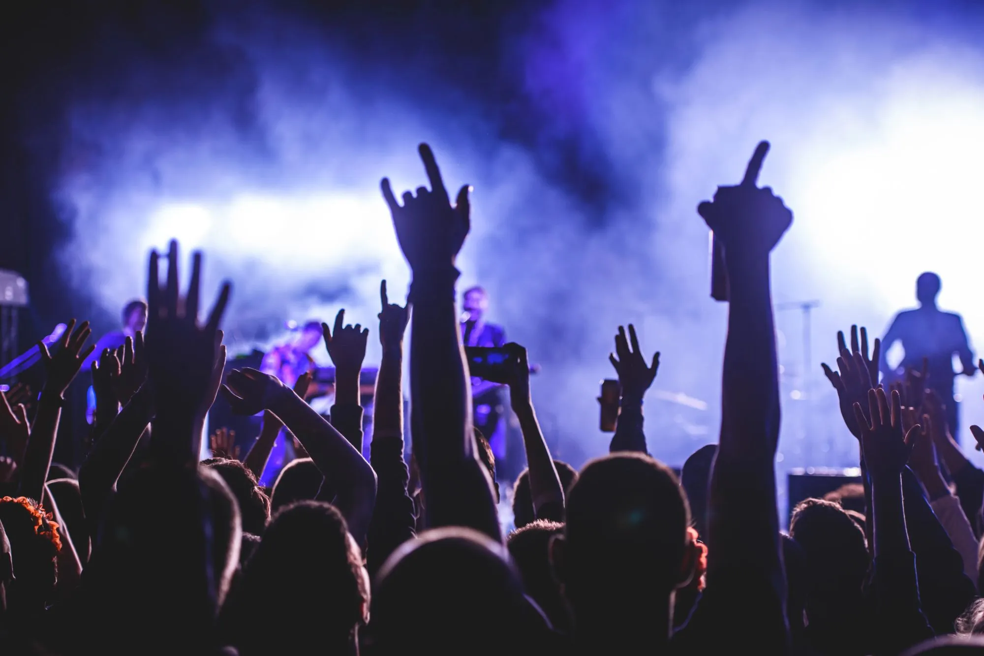 Noughties rock icons forced to cancel gig due to band member’s ‘unexpected medical emergency’