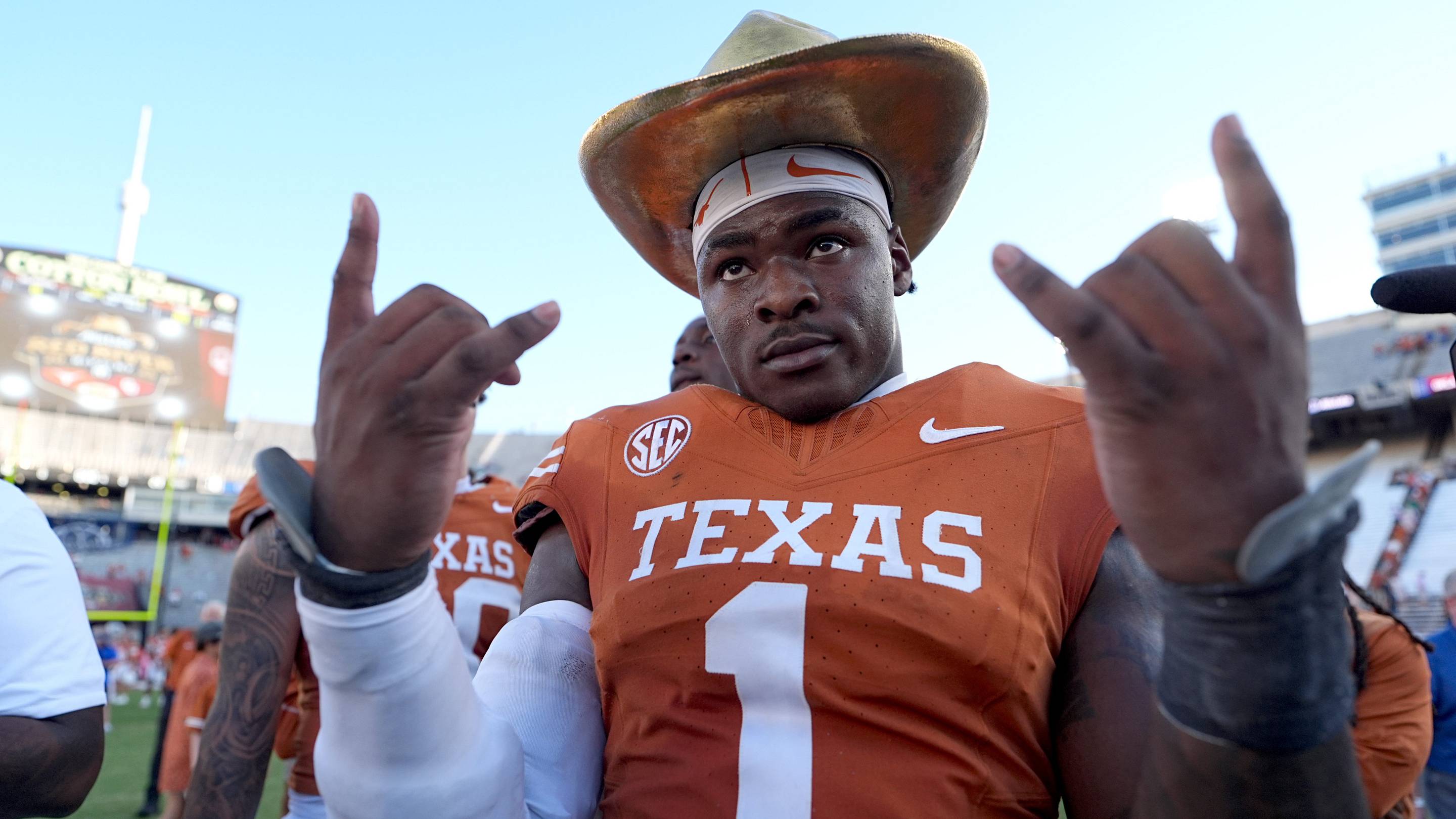 Texas May Have to Play Tennessee Football Without Their Biggest Star on Defense