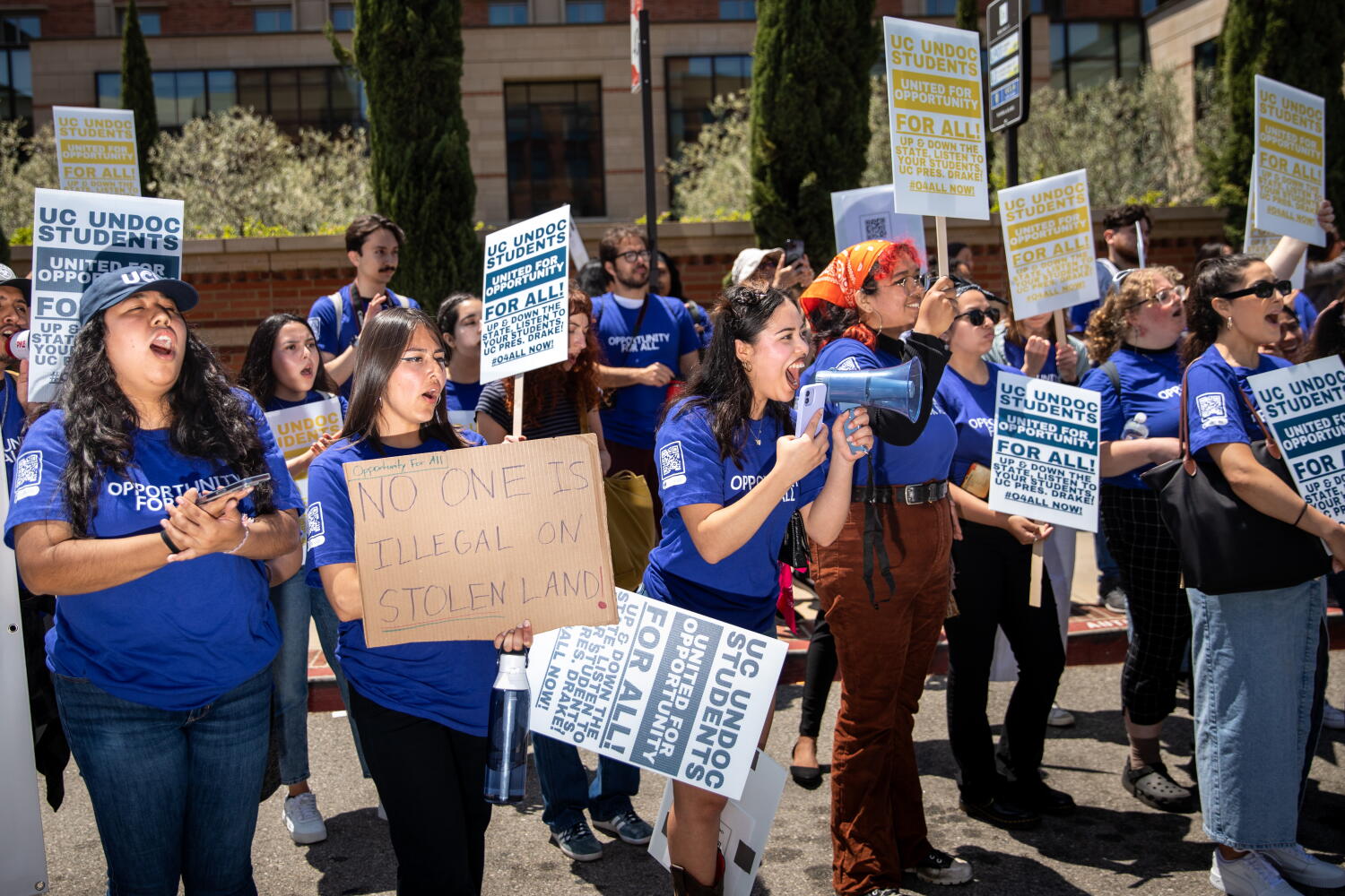 Campus jobs for undocumented students blocked by Newsom veto