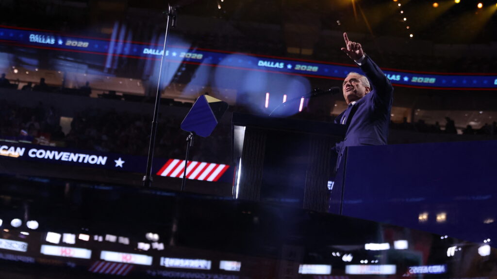 STAT+: Can RFK Jr. help GOP win the midterms? Iowa is a test