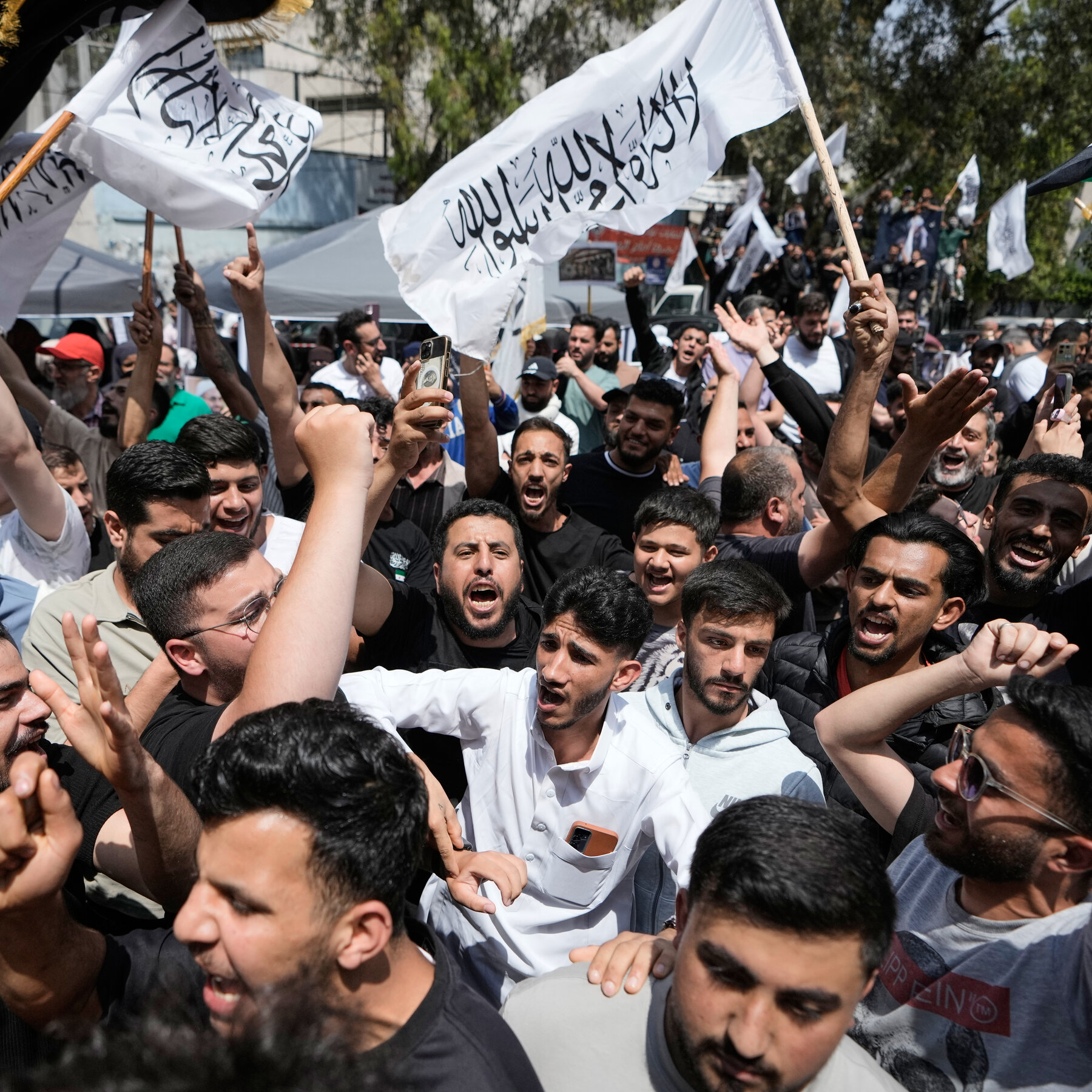 Why a Law to Help Prisoners Became a New Sectarian Flashpoint in Lebanon