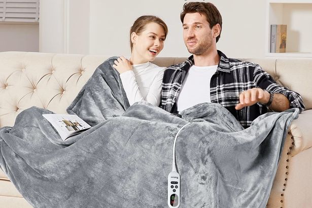Heated blanket 'covers two people comfortably' and 'gets properly warm'