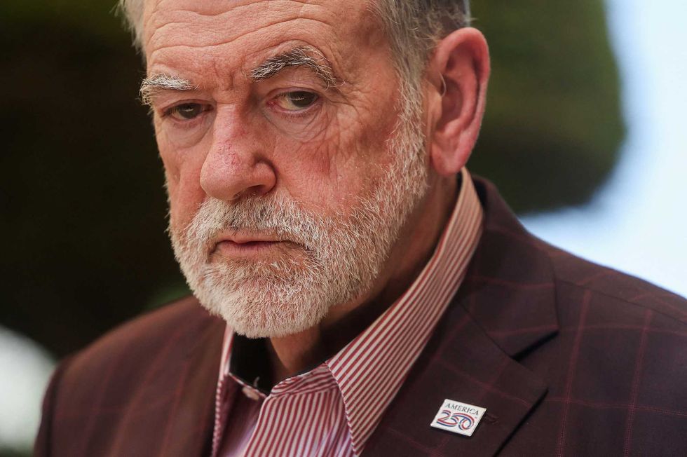 'Giant walking red flag': Spy world horrified at report Huckabee aide solicited cash gifts
