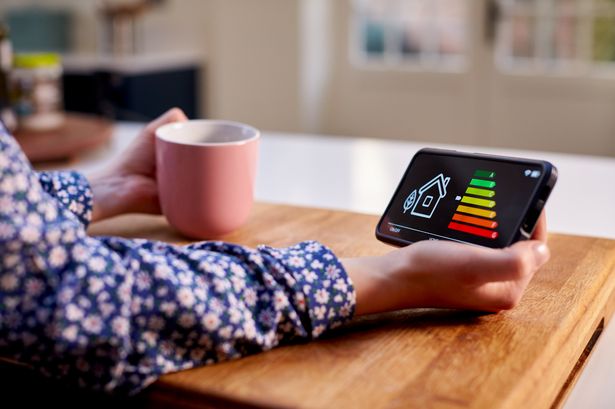 Energy bill warning as only four fixed tariffs beat October Ofgem price cap