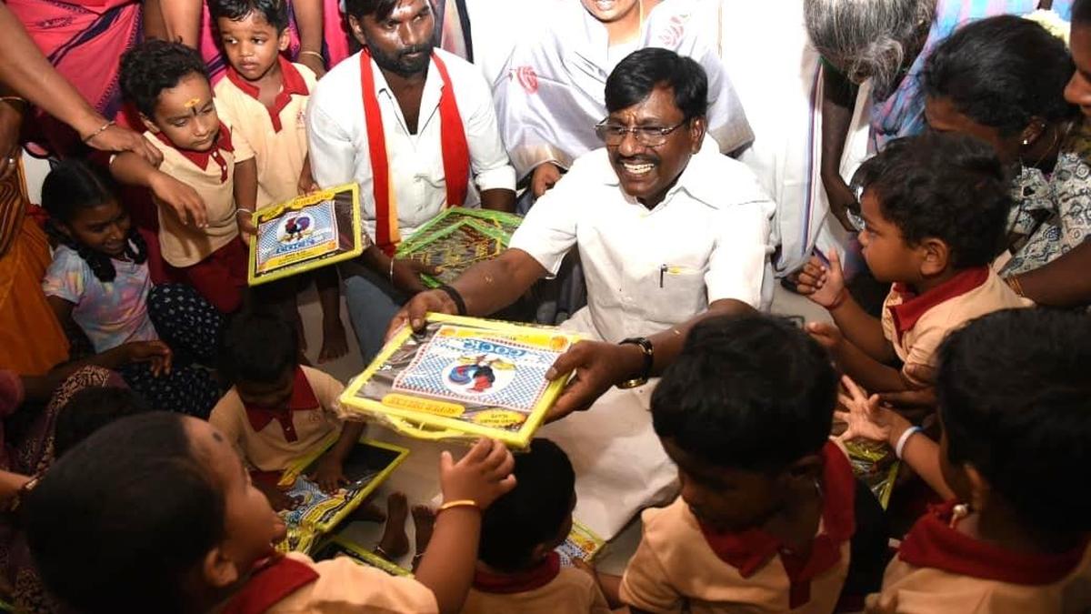 Minister inaugurates new anganwadi centres in Melur