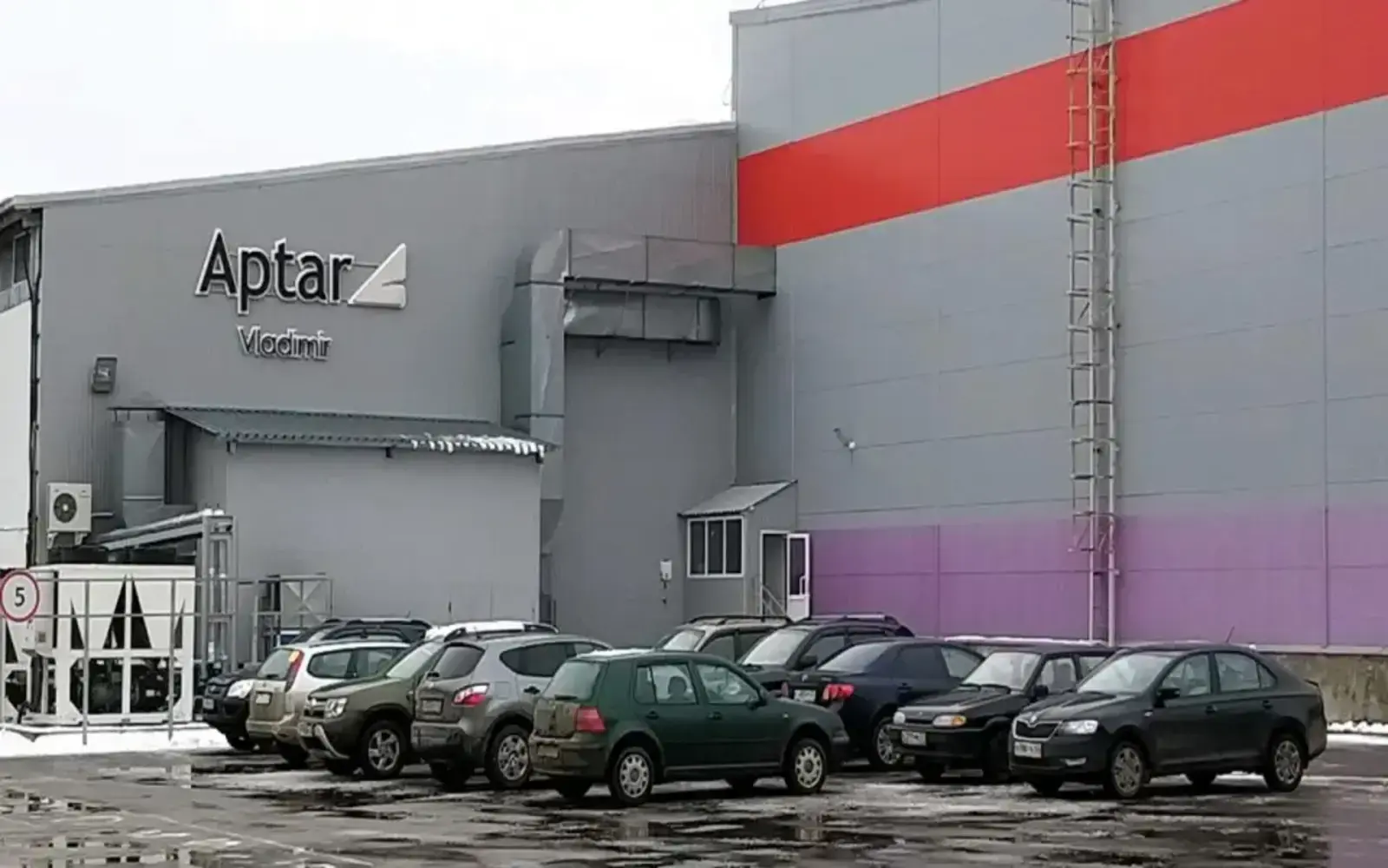 Russia takes control of factory owned by US packaging firm