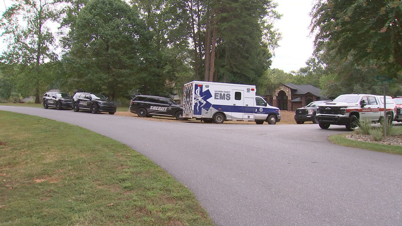Man drowns in Lake Norman trying to help sister after kayak capsizes