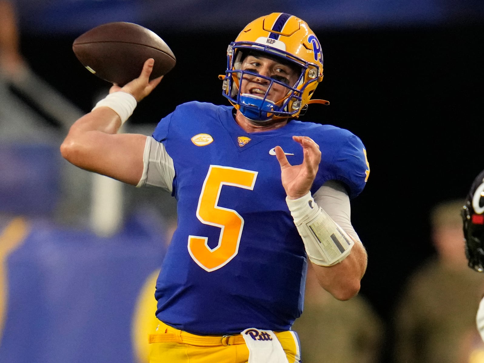 Former Pa. college quarterback arrested for stealing truck: police
