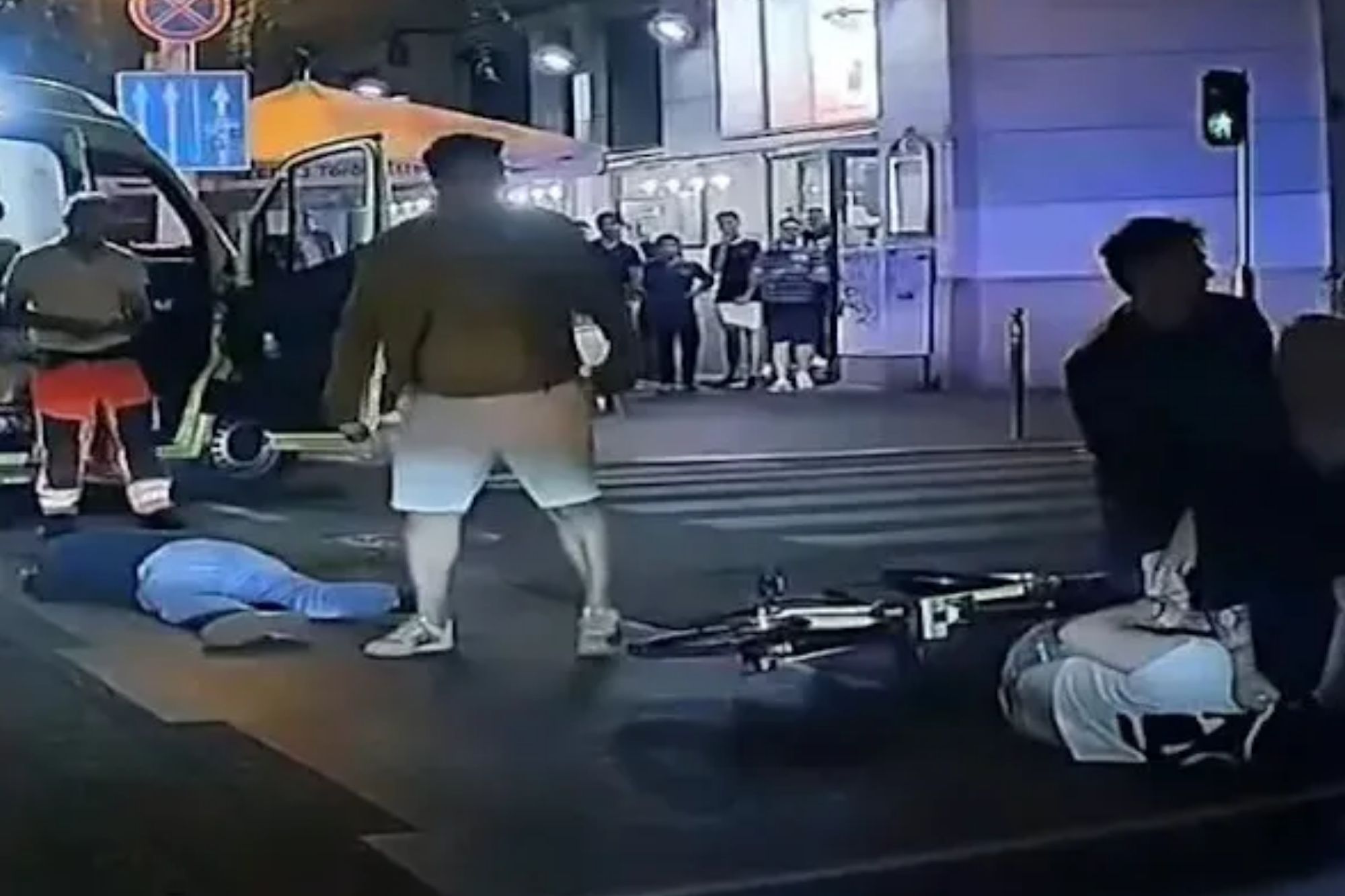 Horror moment ‘Brit tourist’, 21, knocks out man after grabbing his neck & repeatedly kicking him in head in Budapest