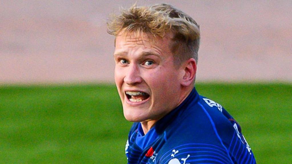 Huddersfield sign Wakefield's Tate on two-year deal