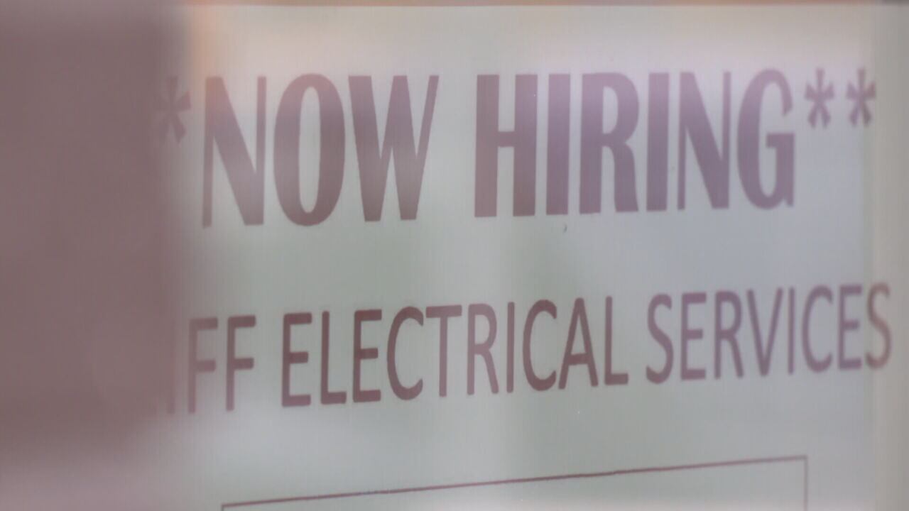 Florida unemployment rate dips, but economists warn of possible increase