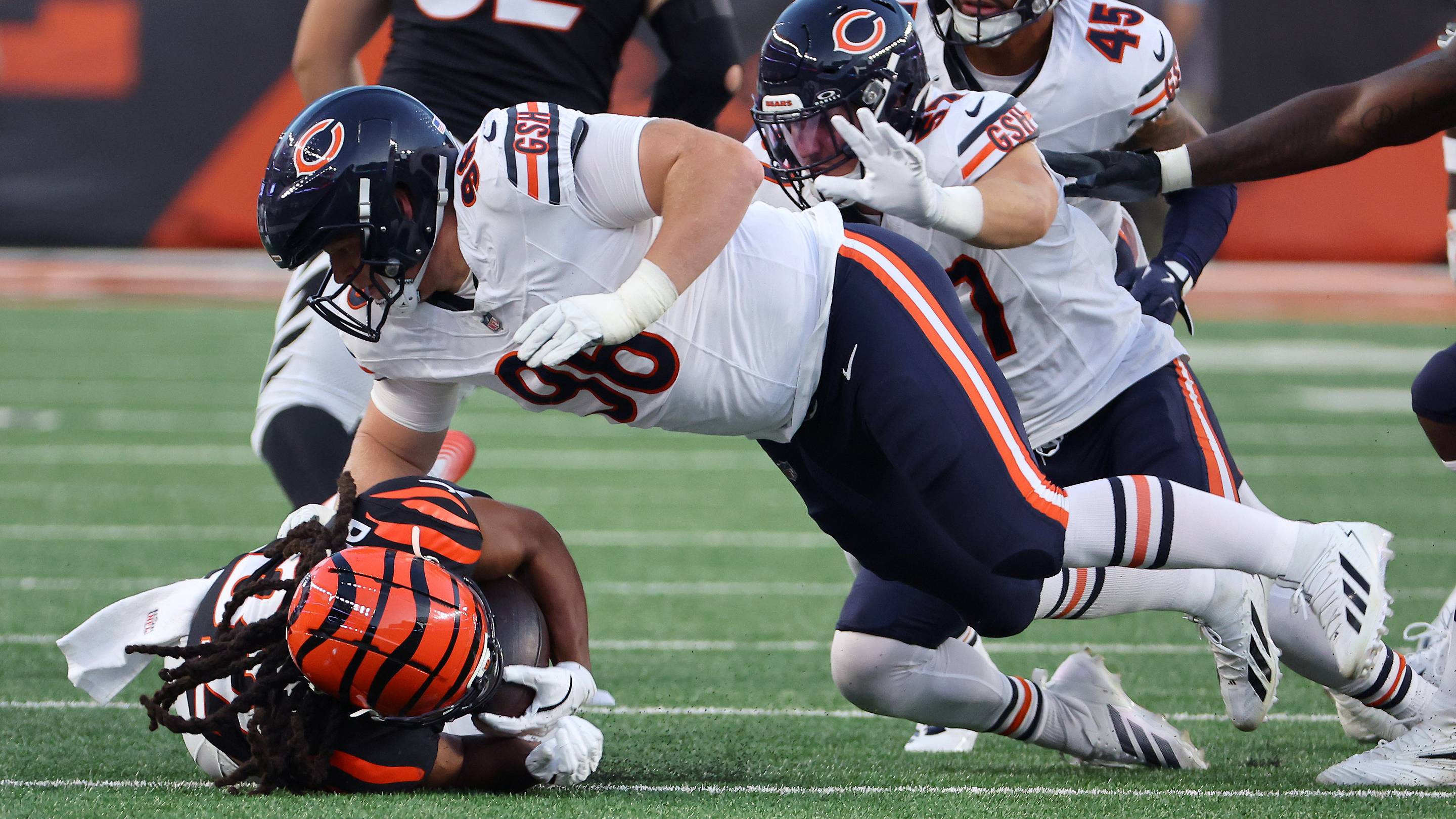 Week 2 Snap Counts Show One Bears Rookie Soaring While Fan-Favorite Falters