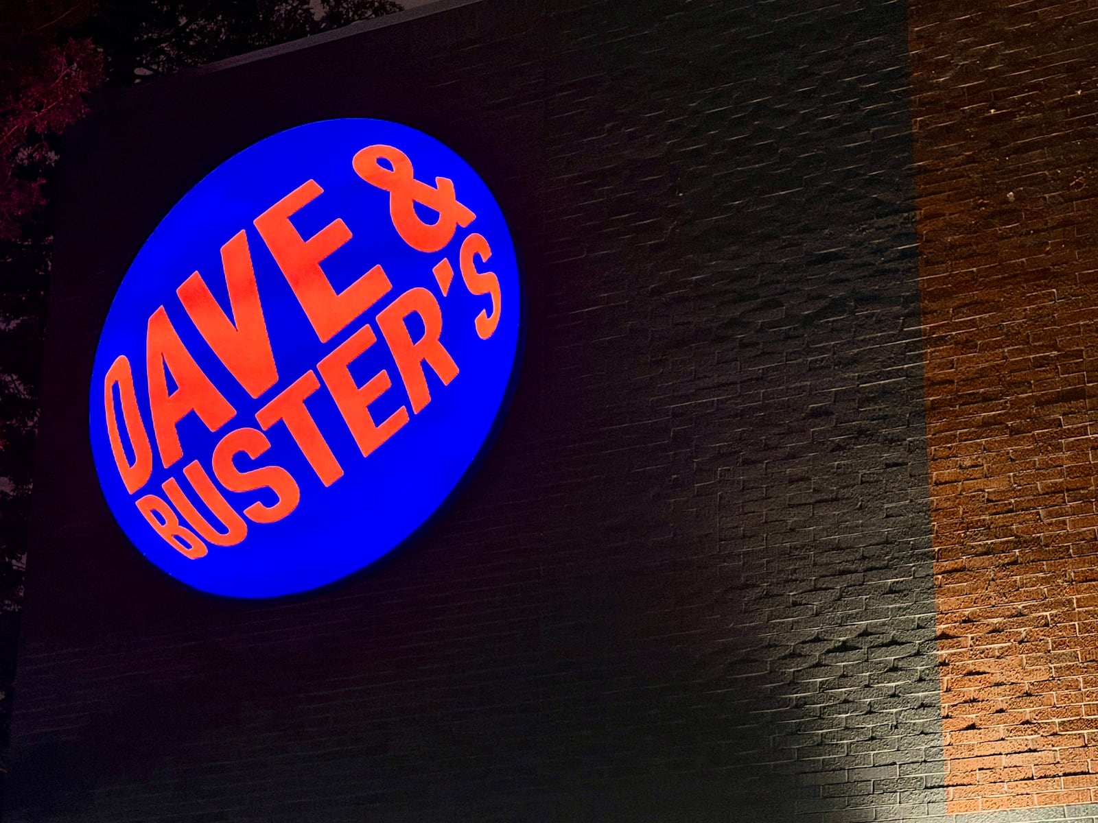 Dave & Busters is struggling: But will locations close?