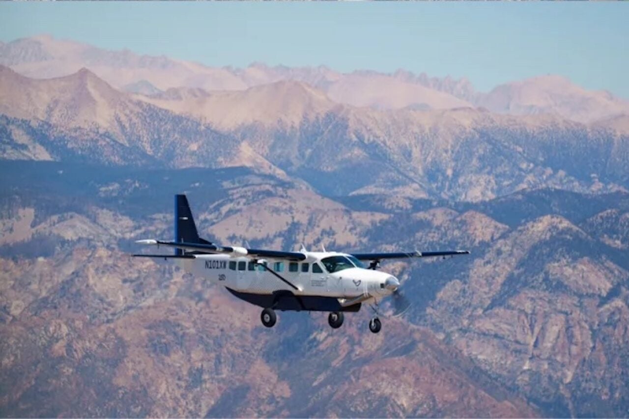 Autonomous Plane Becomes the First to Fly Coast to Coast on Its Own