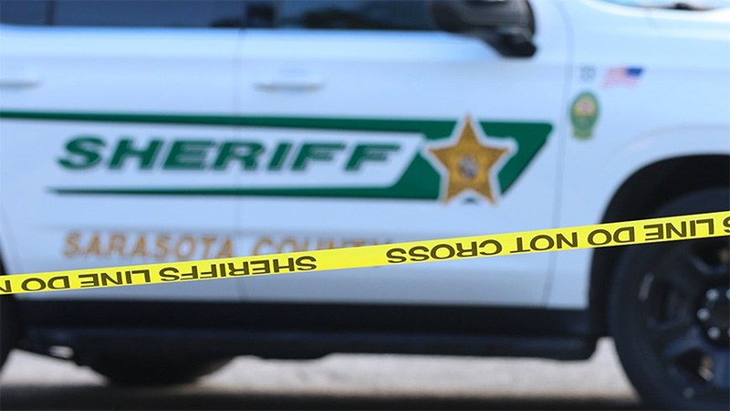 19-year-old accused of trying to stab man to death at Sarasota home