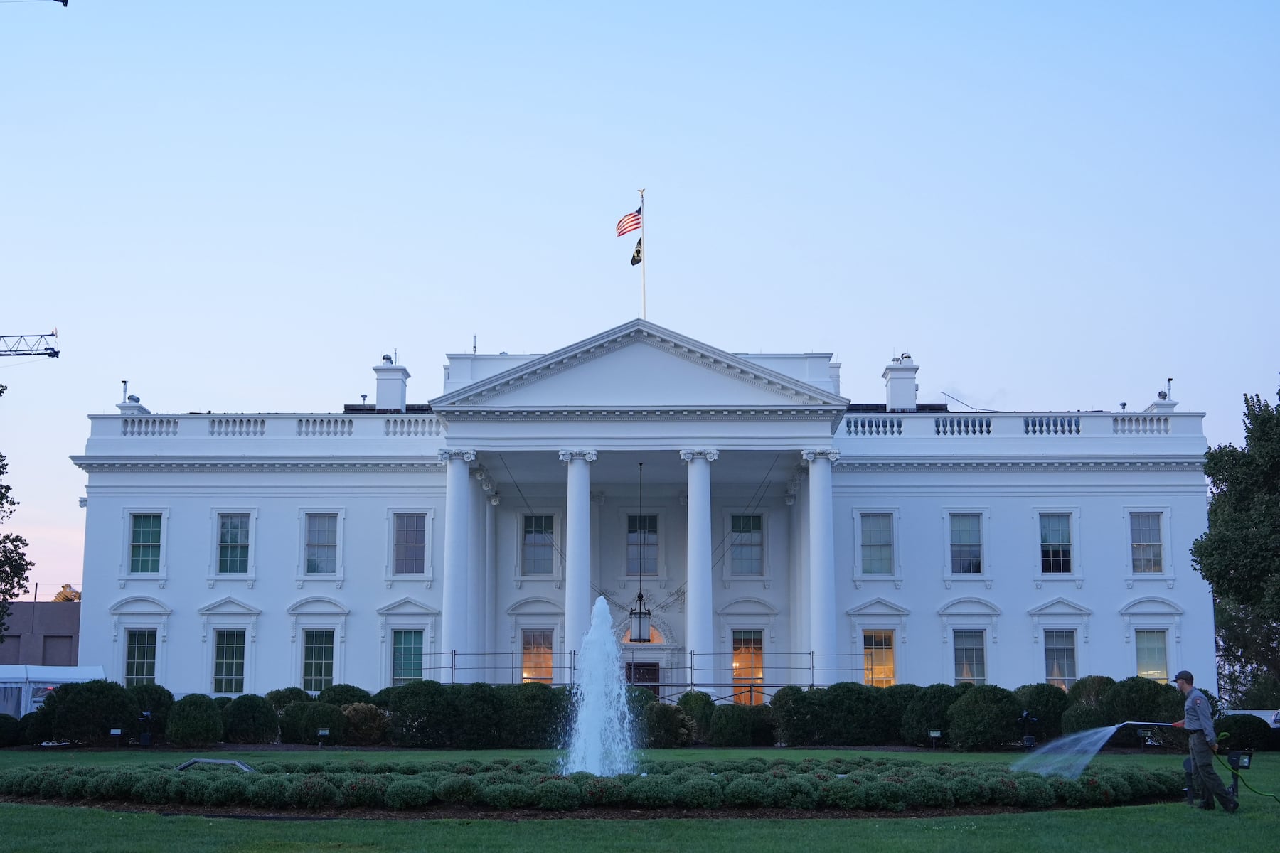 Front-runner in 2028 polls likely won’t run, ex-insiders predict