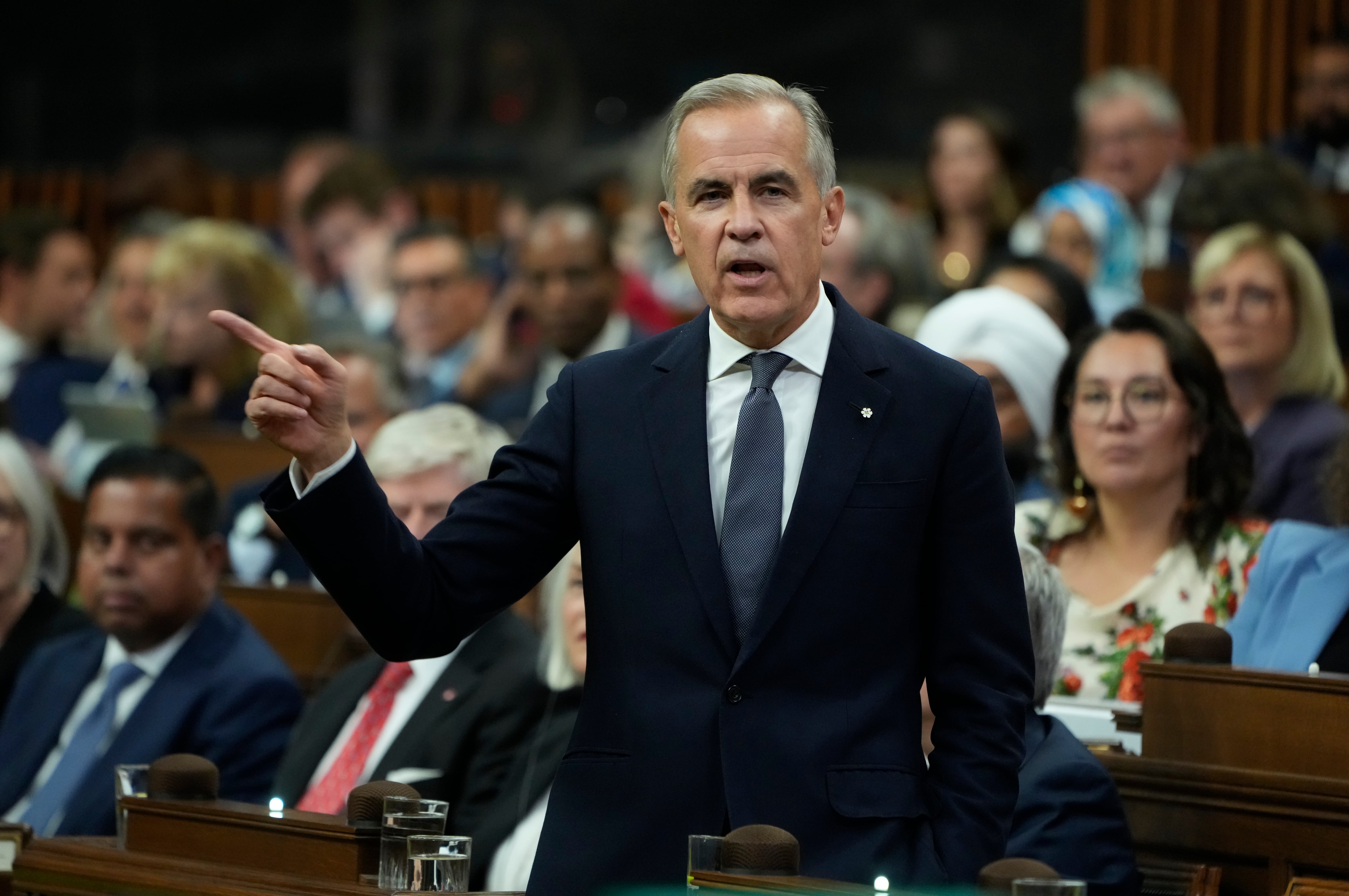 Ottawa tables bill to amend labour code, speed up project approvals