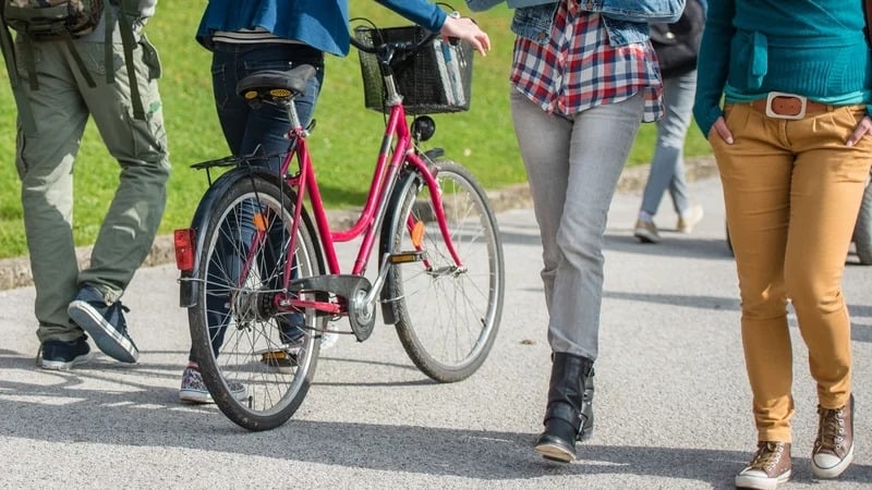 7 in 10 young adults considering leaving Ireland - survey