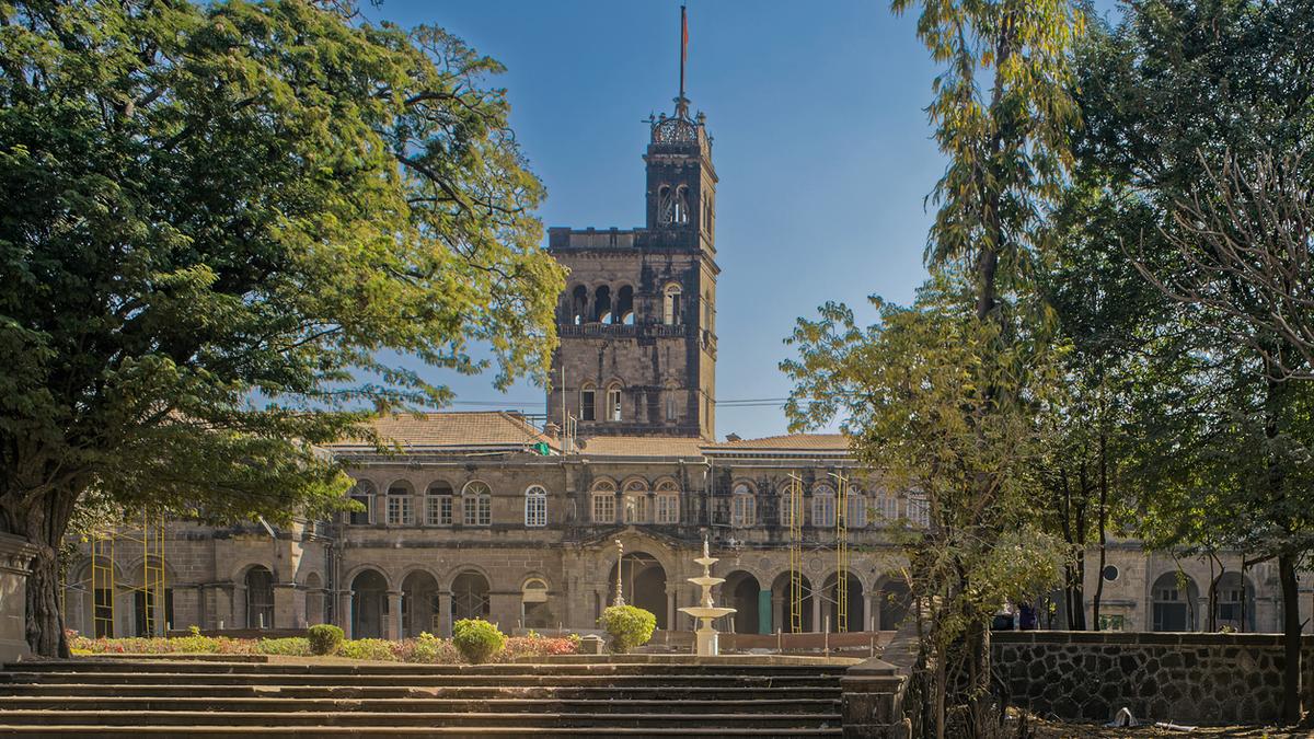 SFI begins indefinite sit-in protest at Savitribai Phule Pune University over ₹10 increase in meal charges
