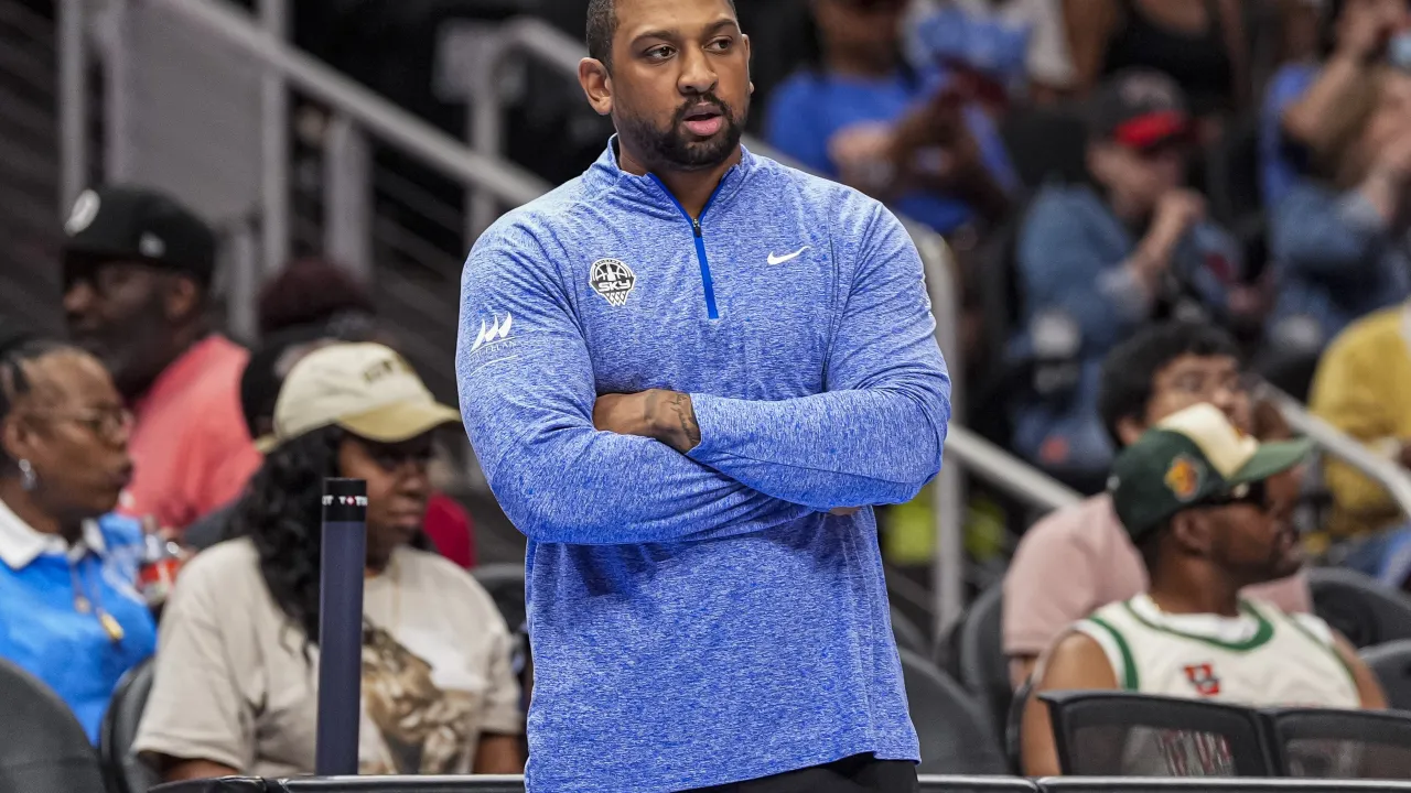Chicago Sky coach reveals Kate Martin plan after two straight absences