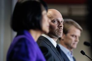 Toronto mayoral race tightens as Olivia Chow's lead over Brad Bradford shrinks in a new poll