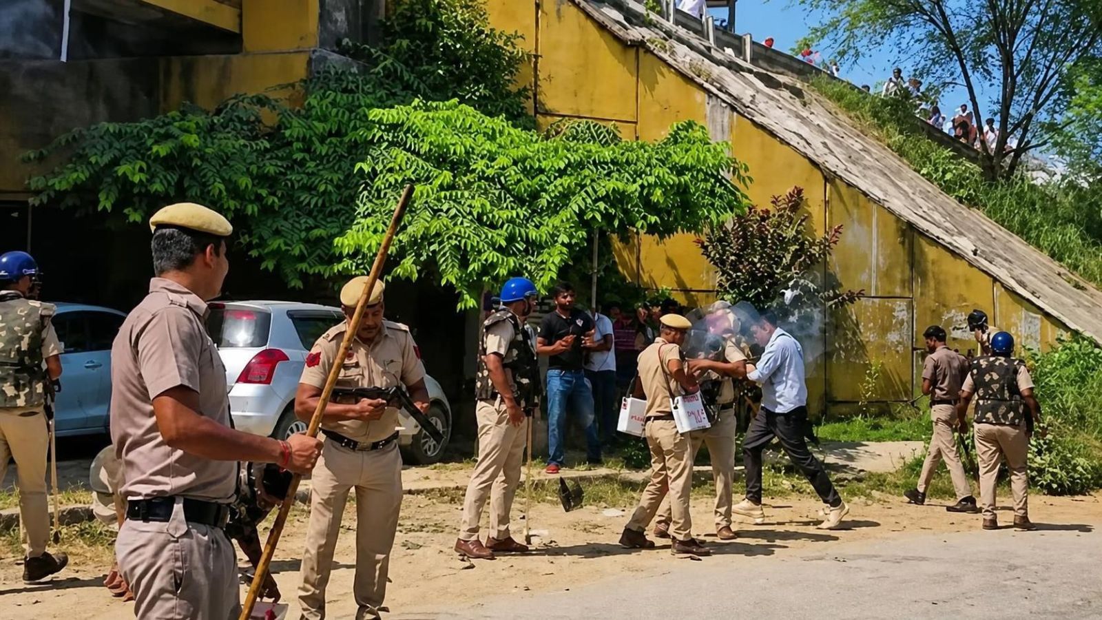 Haryana farmers block NH seeking early paddy procurement; cops use tear gas