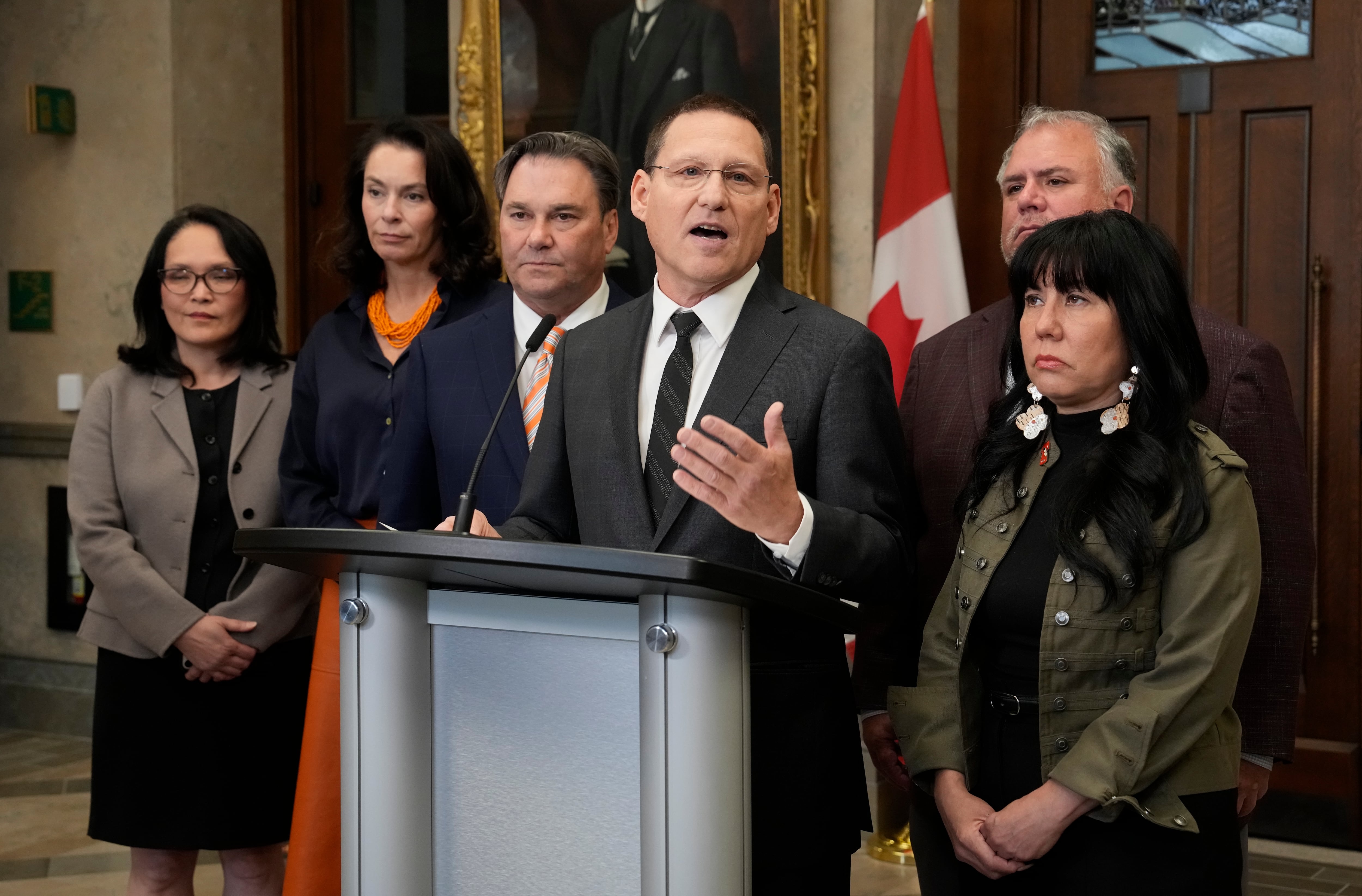 NDP criticizes bill as curtailing right to strike