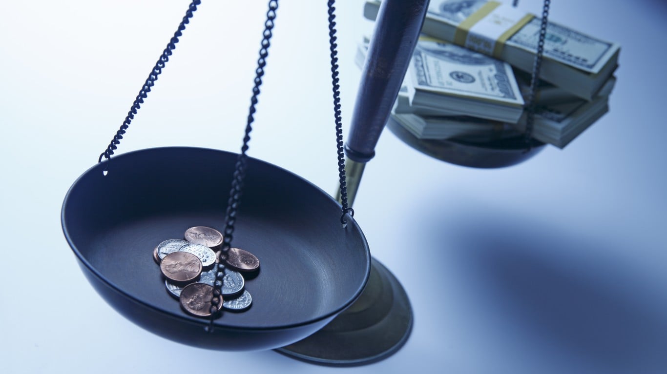 VNQ vs. SGOV: Why Own a REIT ETF When T-Bills Pay Almost as Much With Zero Rate Risk?