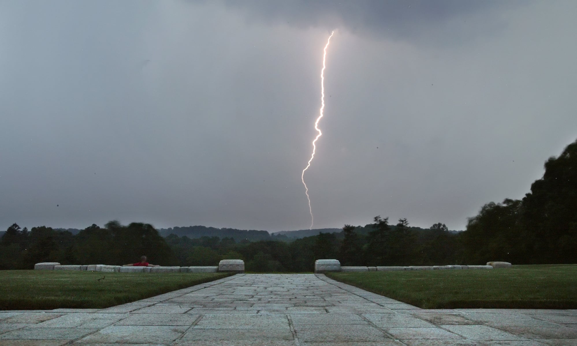 Hiker in Utah, 19, dies when lightning strikes shelter during storm