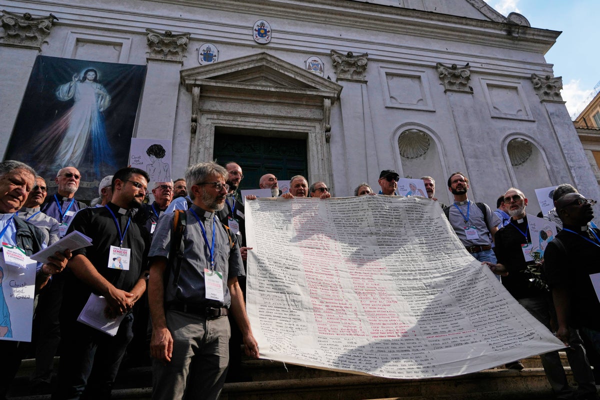 Priests, nuns march to Vatican to demand end to 'genocide' in Gaza