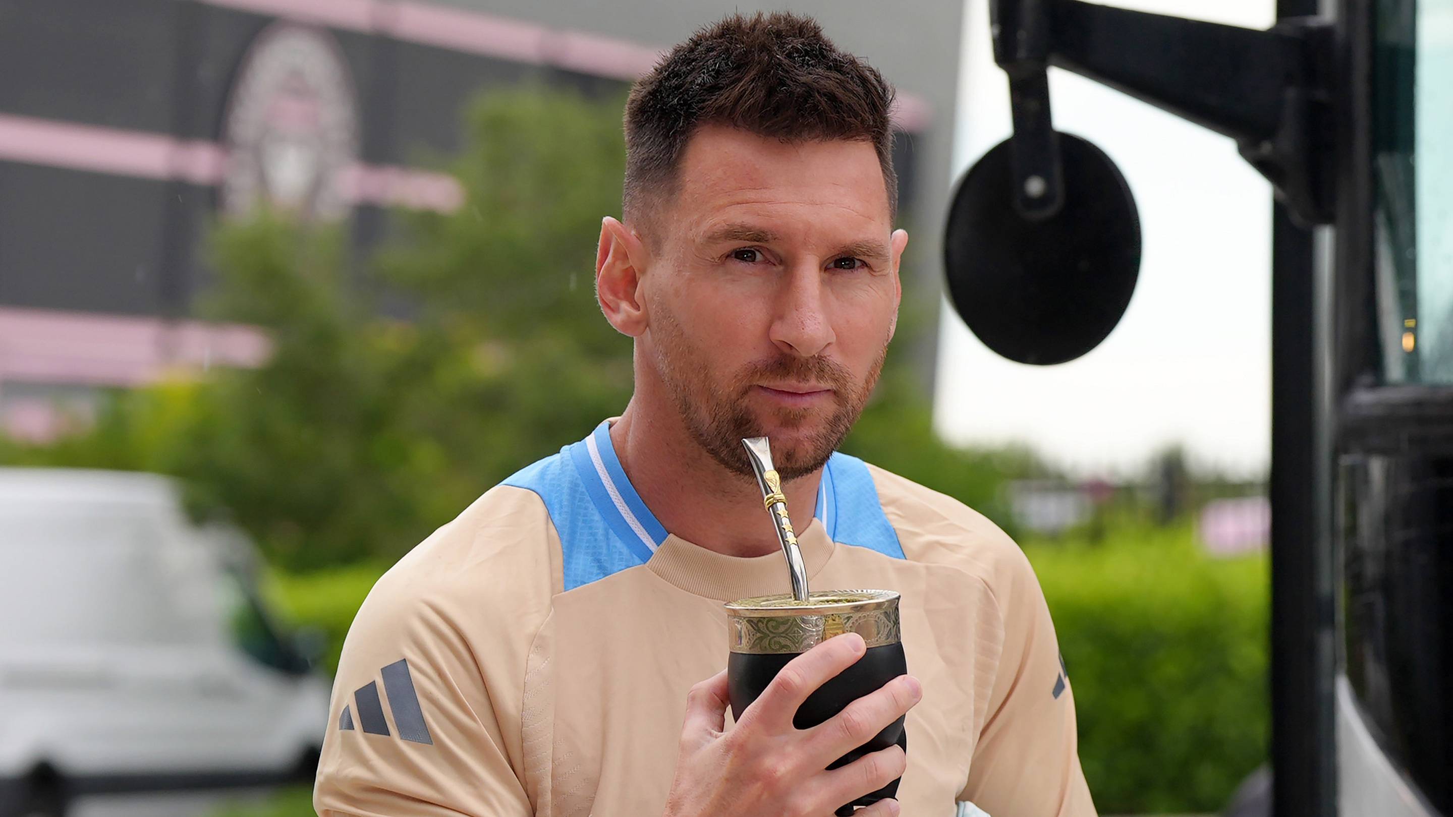 Lionel Messi’s Diet: What the Soccer Superstar Eats to Stay at the Top