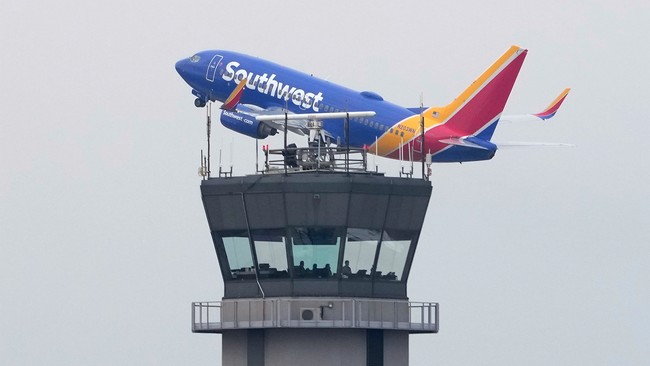 FAA Knows Aircraft Comms Can Be Spoofed. GAO Says It Still Can't Monitor Them.