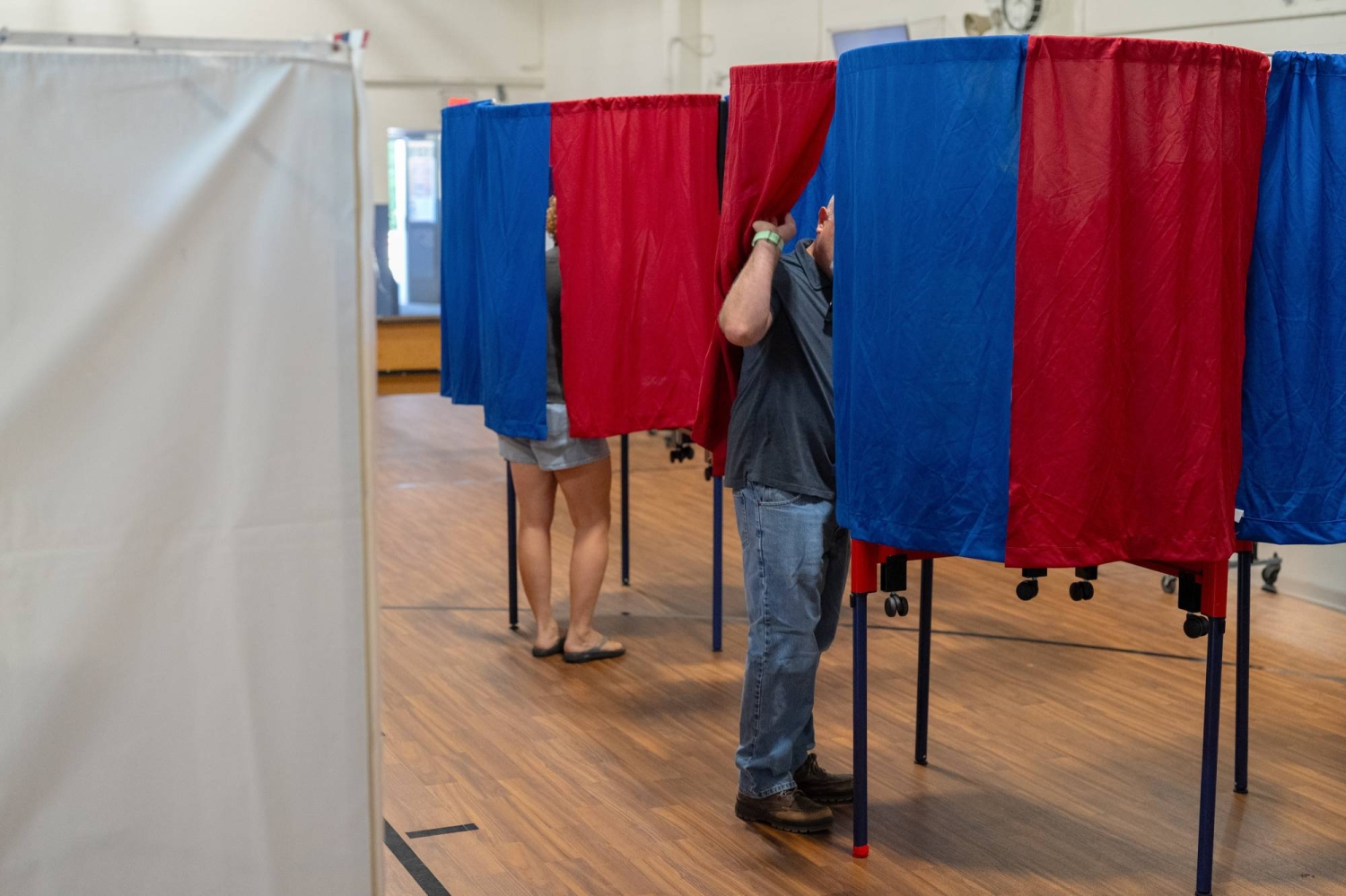 Trump’s grip on GOP slips as midterm election anxiety sets in