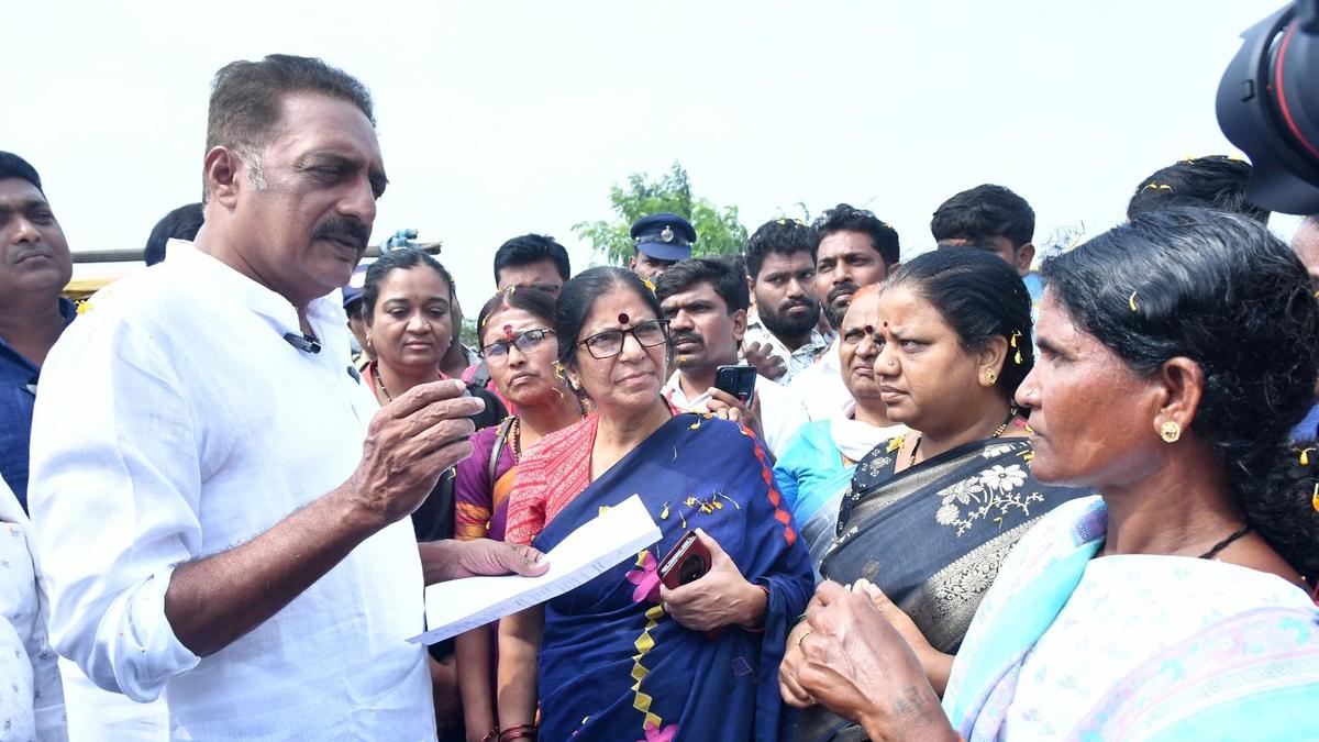 Actor-activist Prakash Raj launches 10-day ‘SIR resistance tour’ in Kalaburagi
