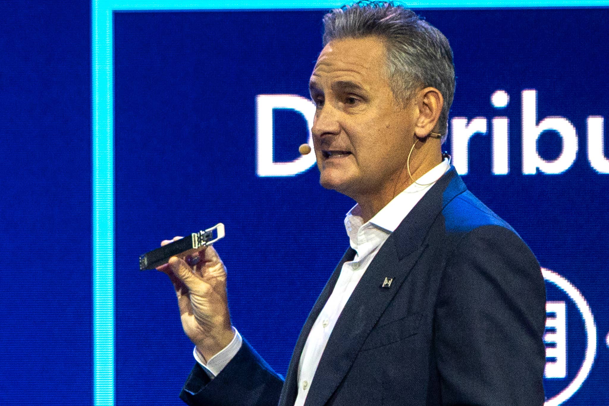 Marvell just made a move that changes the AI networking story