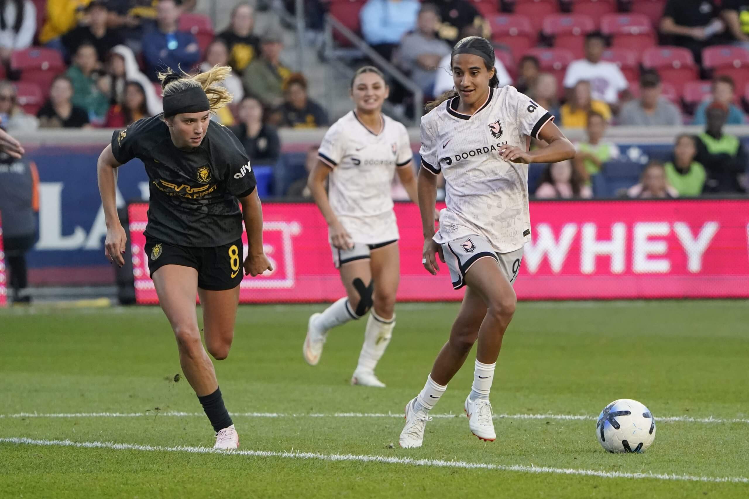 ‘Tis the season’ when NWSL playoffs loom in wide-open, high-stakes final stretch