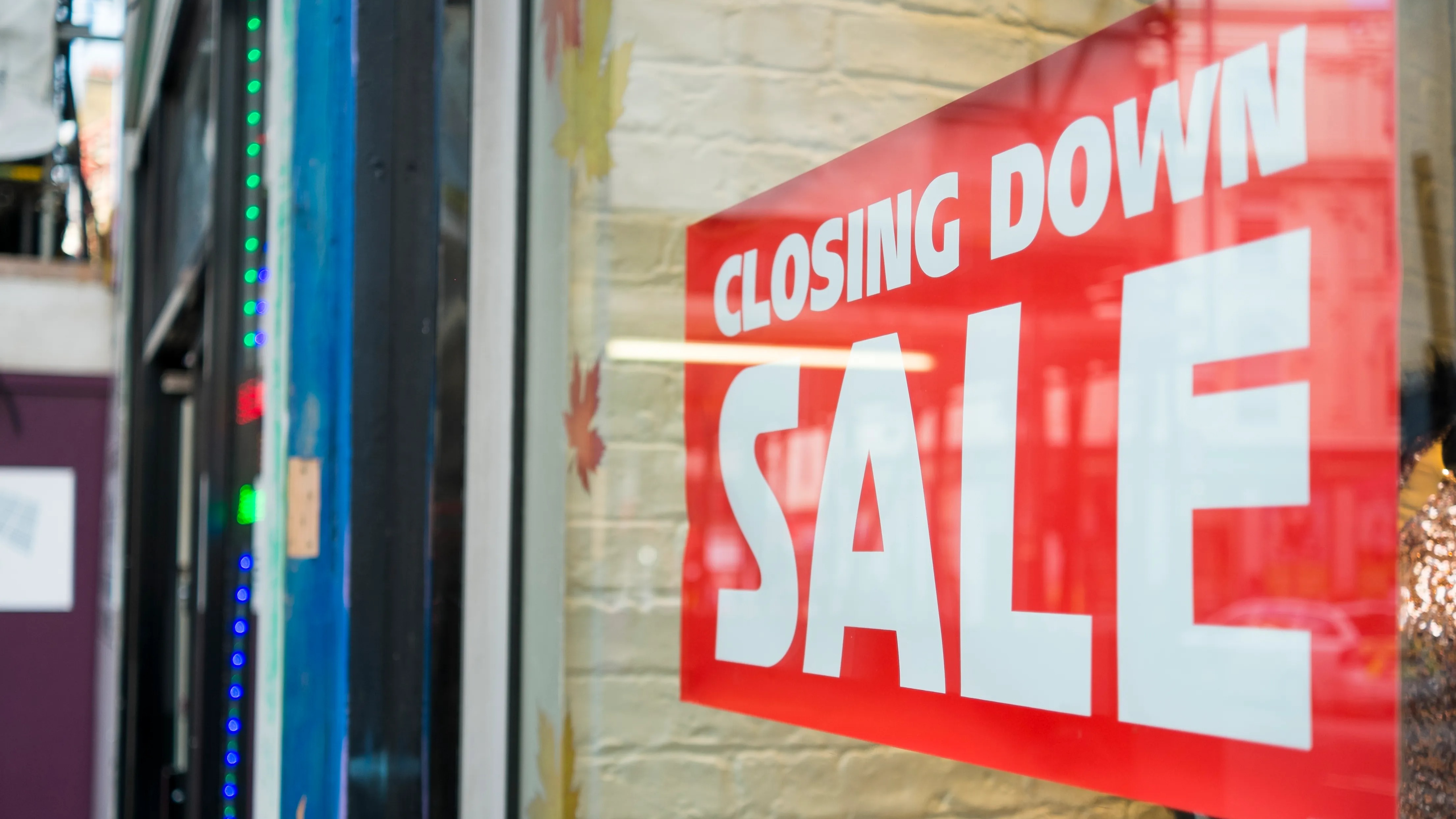 British stationery chain with over 400 stores is closing down branch for good today – with 8 more shutting next week